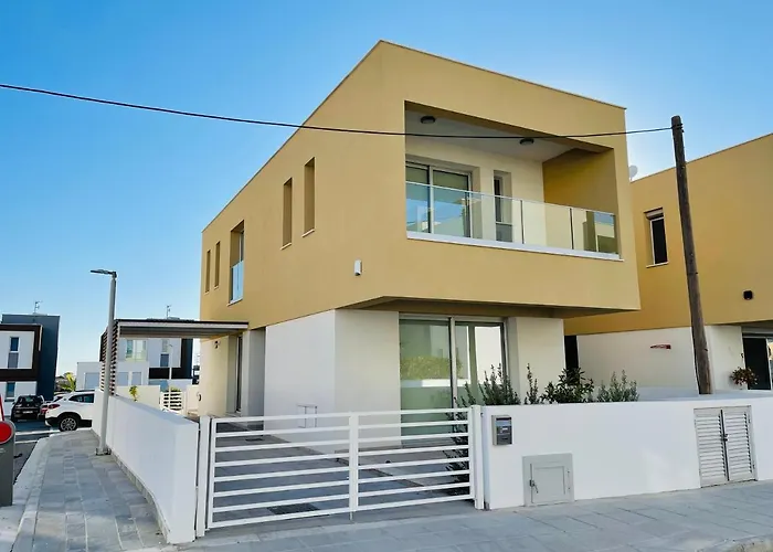 City Center Cozy Villa